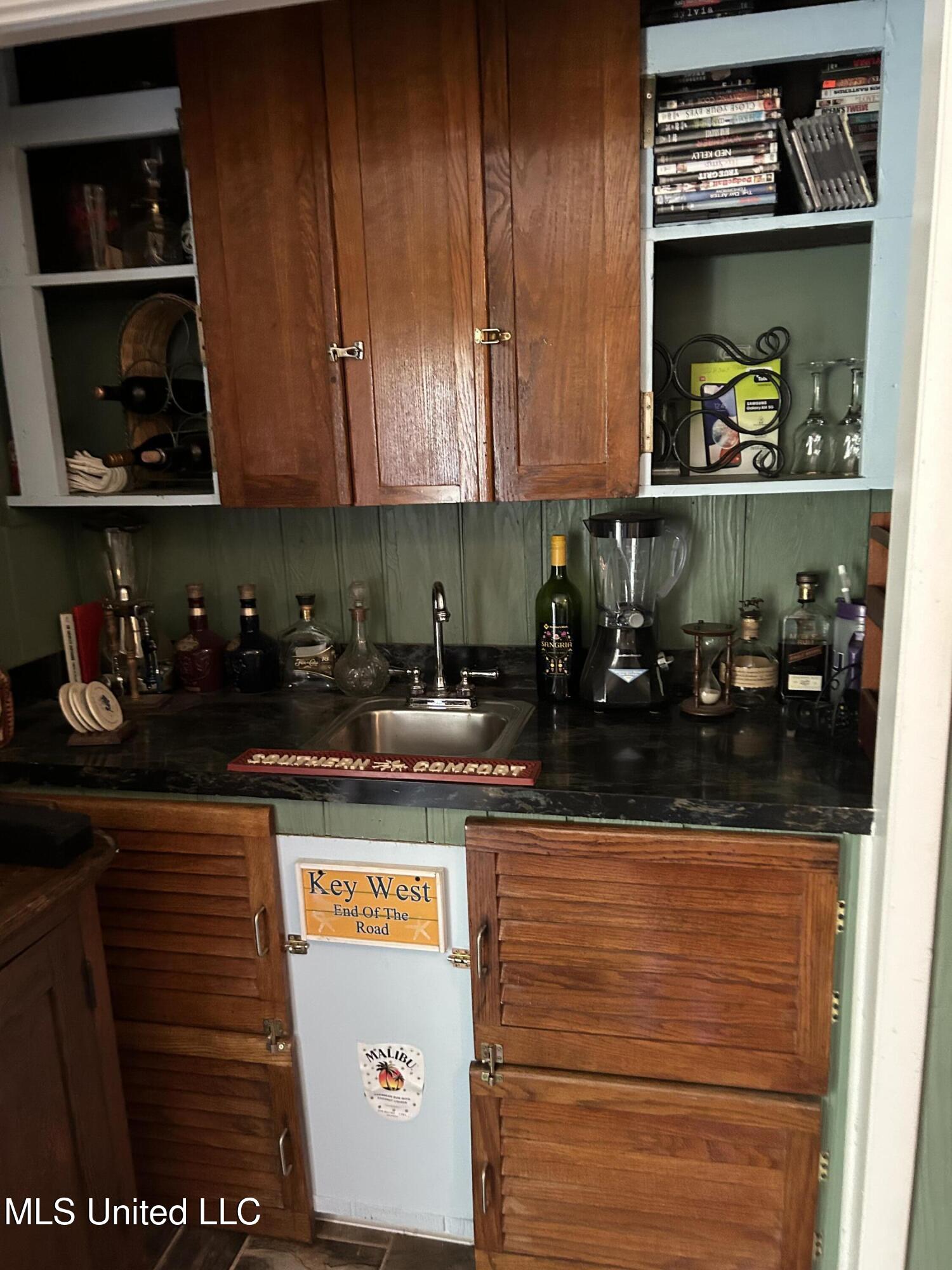 6837 Hilo Street Diamondhead, MS 39525 - Photo 10 of 35 IMG_4619