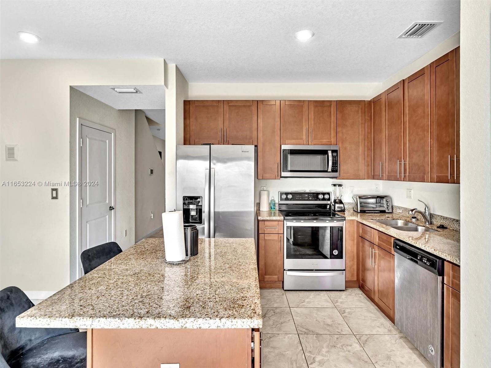 13348 Southwest 250th Street Homestead, FL 33032 - Photo 12 of 39 Gallery Image 12