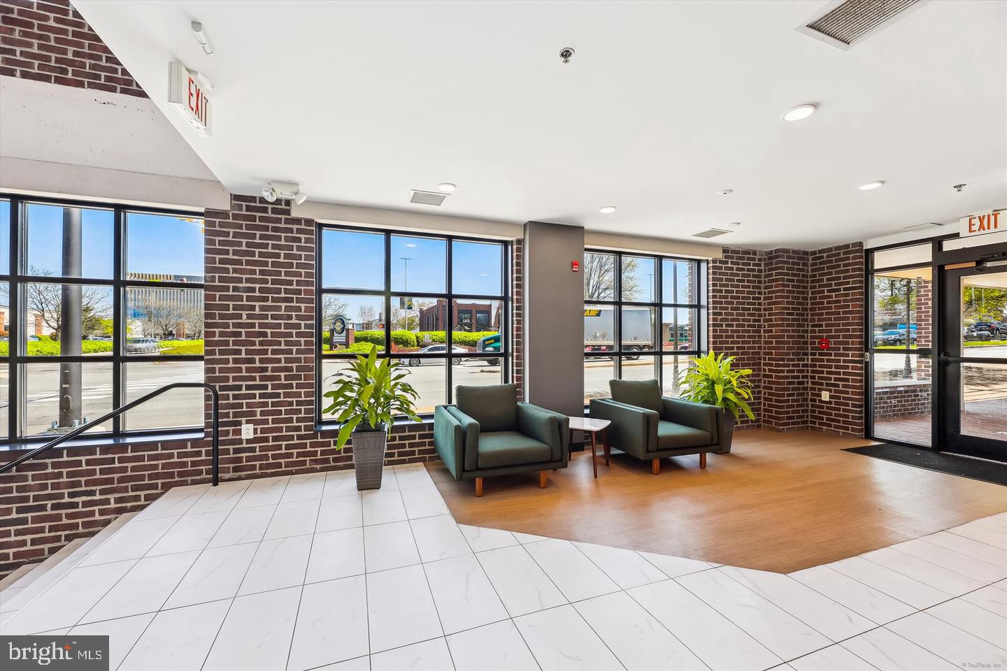 181 East Reed Avenue, Unit 305 Alexandria, VA 22305 - Photo 33 of 38 Lobby Seating