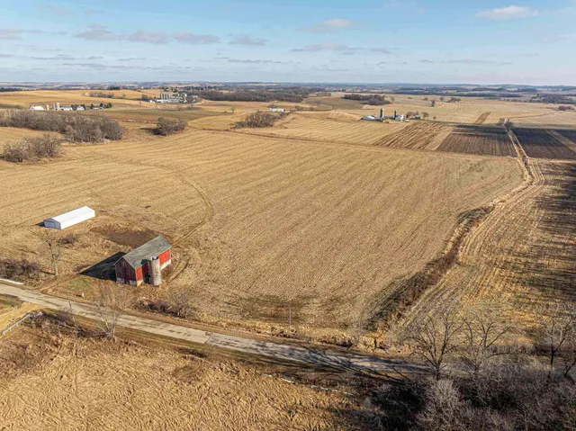 $234,900 | N5980 Washington, Monticello, WI 53570