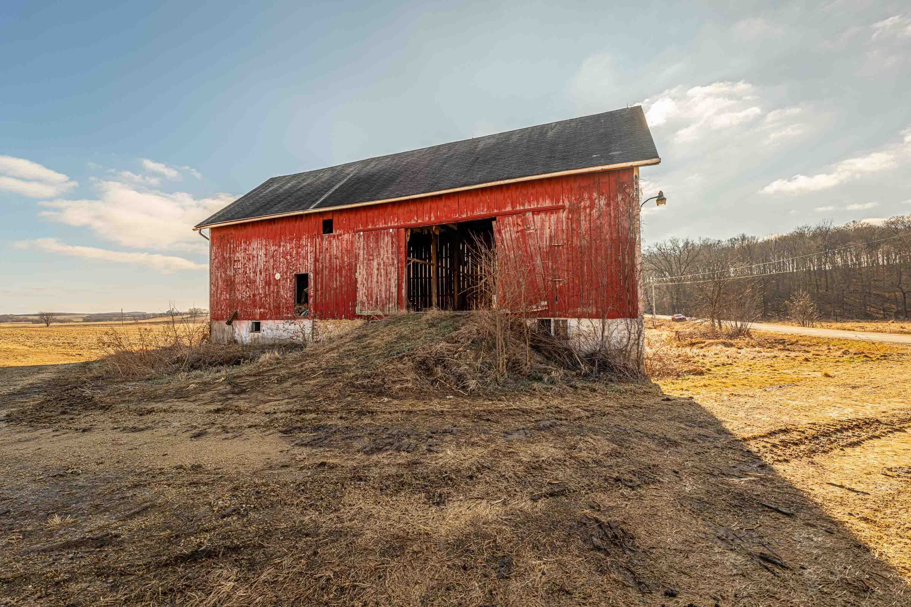 N5980 Washington Monticello, WI 53570 - Photo 10 of 25