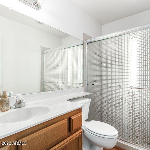 1002 East Wagoner Road Phoenix, AZ 85022 - Photo 9 of 16 Master Bath