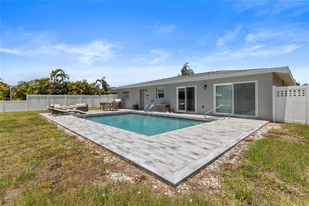 60 Golfview Road Rotonda West, FL 33947 - Photo 5 of 27