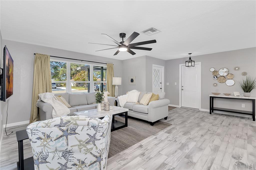 60 Golfview Road Rotonda West, FL 33947 - Photo 9 of 27