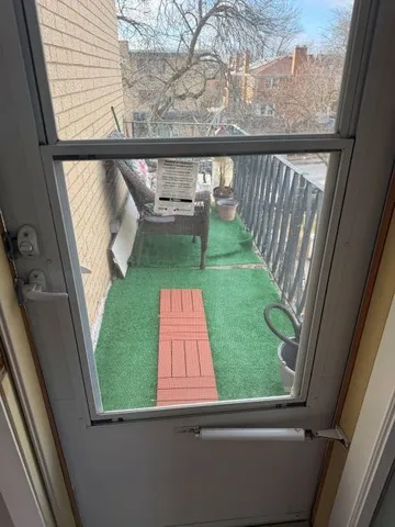 $2,400 | 7241 North Ridge Boulevard, Unit 301, Chicago, IL 60645