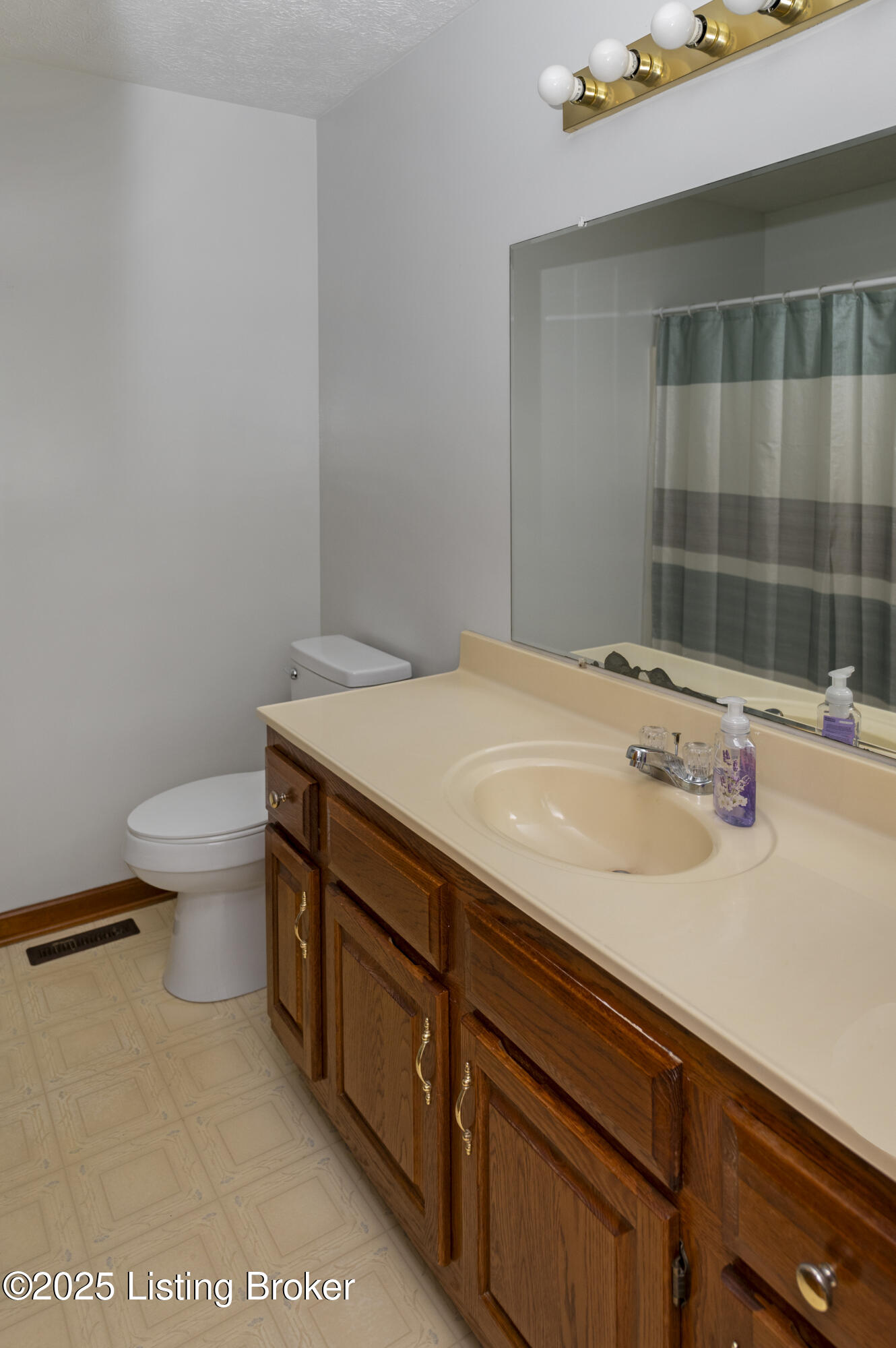 253 Boiling Springs Road Munfordville, KY 42765 - Photo 26 of 70 253BoilingSpringsRd-25