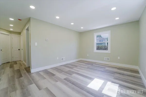 $682,000 | 951-953 Amboy Avenue, Edison, NJ 08837
