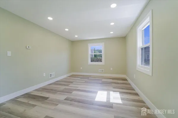 $682,000 | 951-953 Amboy Avenue, Edison, NJ 08837