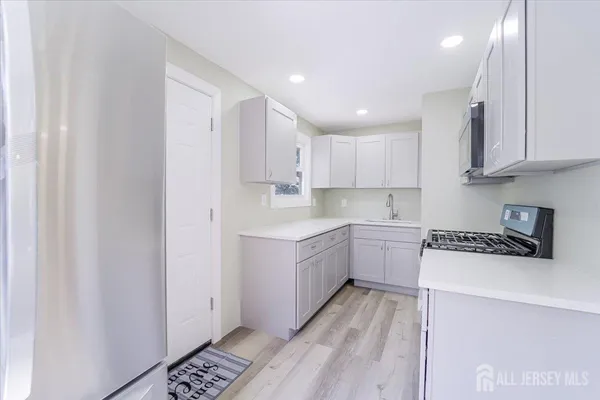 $682,000 | 951-953 Amboy Avenue, Edison, NJ 08837