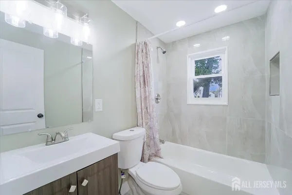 $682,000 | 951-953 Amboy Avenue, Edison, NJ 08837