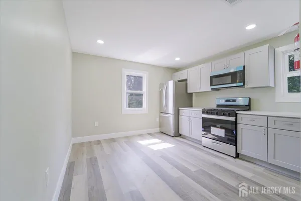 $682,000 | 951-953 Amboy Avenue, Edison, NJ 08837