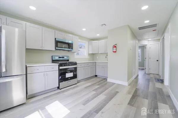 $682,000 | 951-953 Amboy Avenue, Edison, NJ 08837