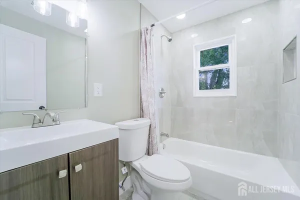 $682,000 | 951-953 Amboy Avenue, Edison, NJ 08837