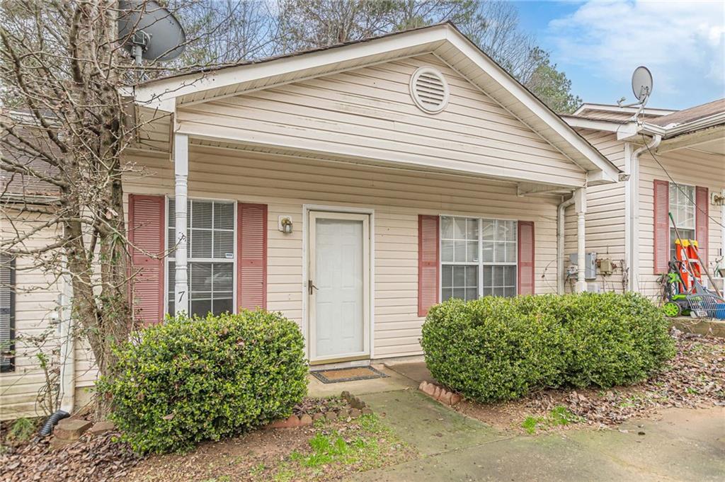 746 Boston Common Atlanta, GA 30349 - Photo 1 of 34