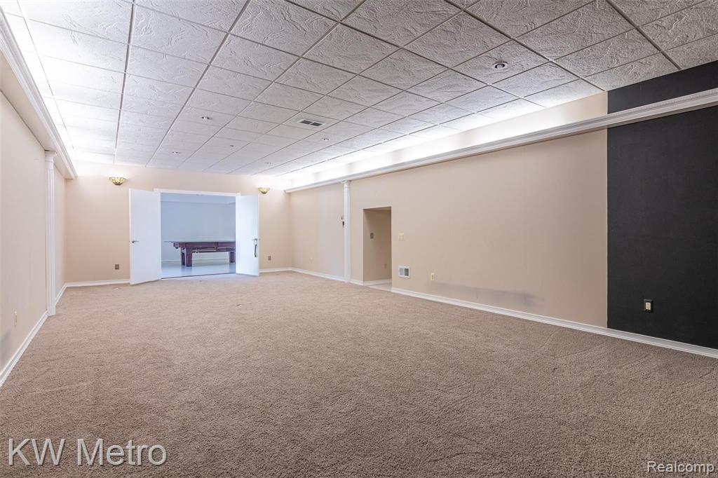 2085 Lone Pine Road West Bloomfield, MI 48302 - Photo 47 of 57