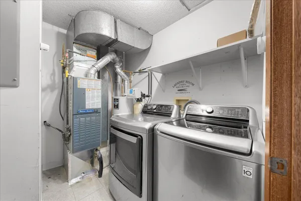 $186,000 | 995 Heritage Court East, Unit 303, Vadnais Heights, MN 55127