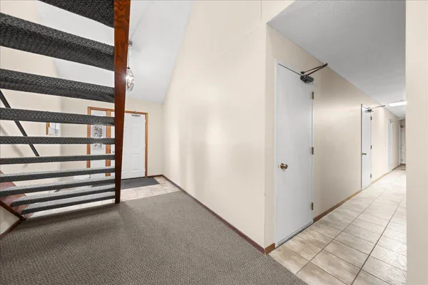 $186,000 | 995 Heritage Court East, Unit 303, Vadnais Heights, MN 55127