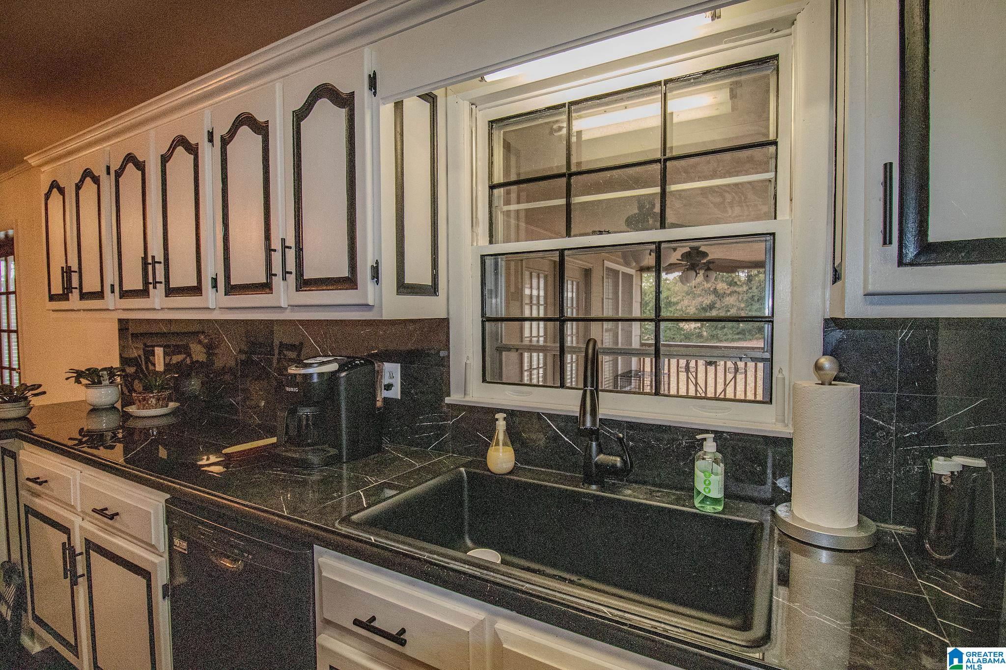 1304 Robertson Road Anniston, AL 36207 - Photo 3 of 43