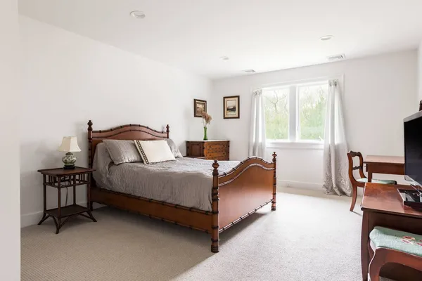 $35,000 | 16 Manor Lane, East Hampton, NY 11937