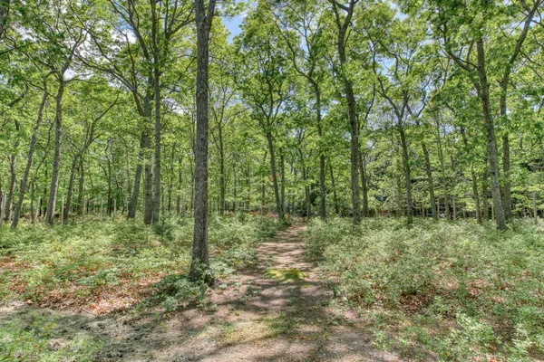 $35,000 | 16 Manor Lane, East Hampton, NY 11937