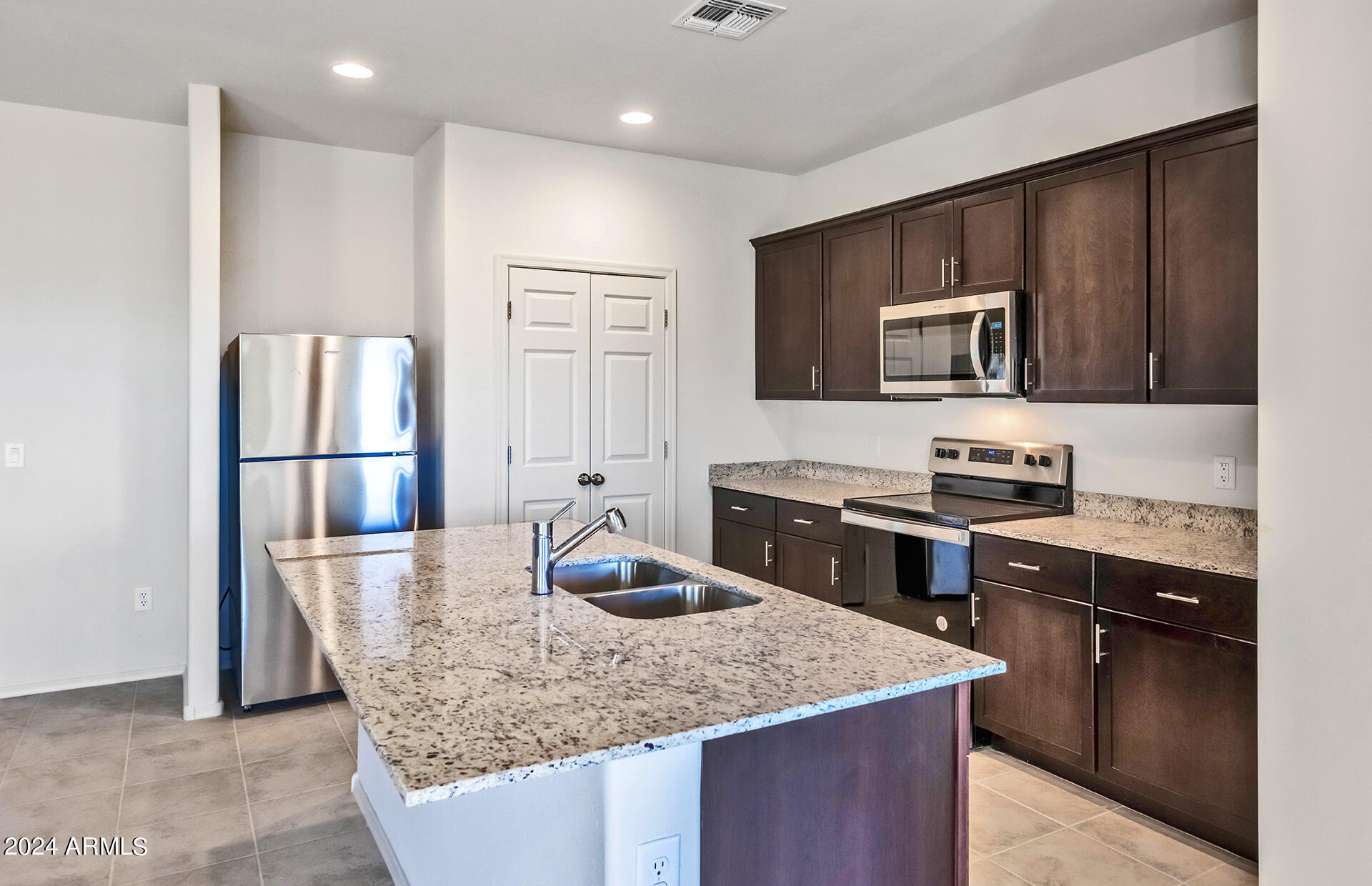 25285 West Romley Road Buckeye, AZ 85326 - Photo 2 of 25 2 - Kitchen