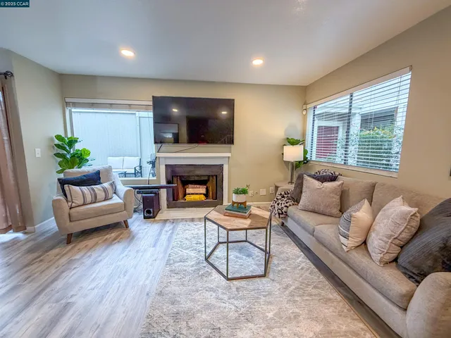 $489,999 | 303 Atlas Drive, Unit 7, Hercules, CA 94547
