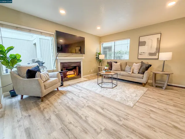 $489,999 | 303 Atlas Drive, Unit 7, Hercules, CA 94547