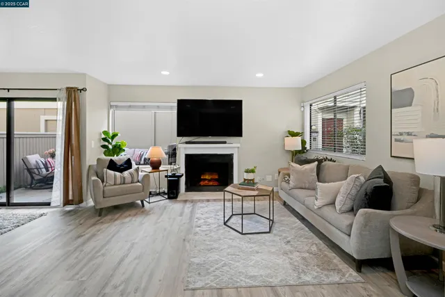 $489,999 | 303 Atlas Drive, Unit 7, Hercules, CA 94547