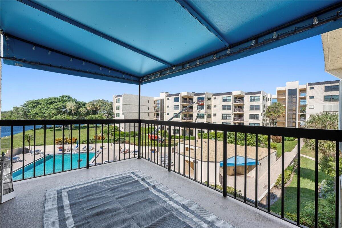 364 Golfview Road, Unit 405 North Palm Beach, FL 33408 - Photo 20 of 33 a view of a balcony