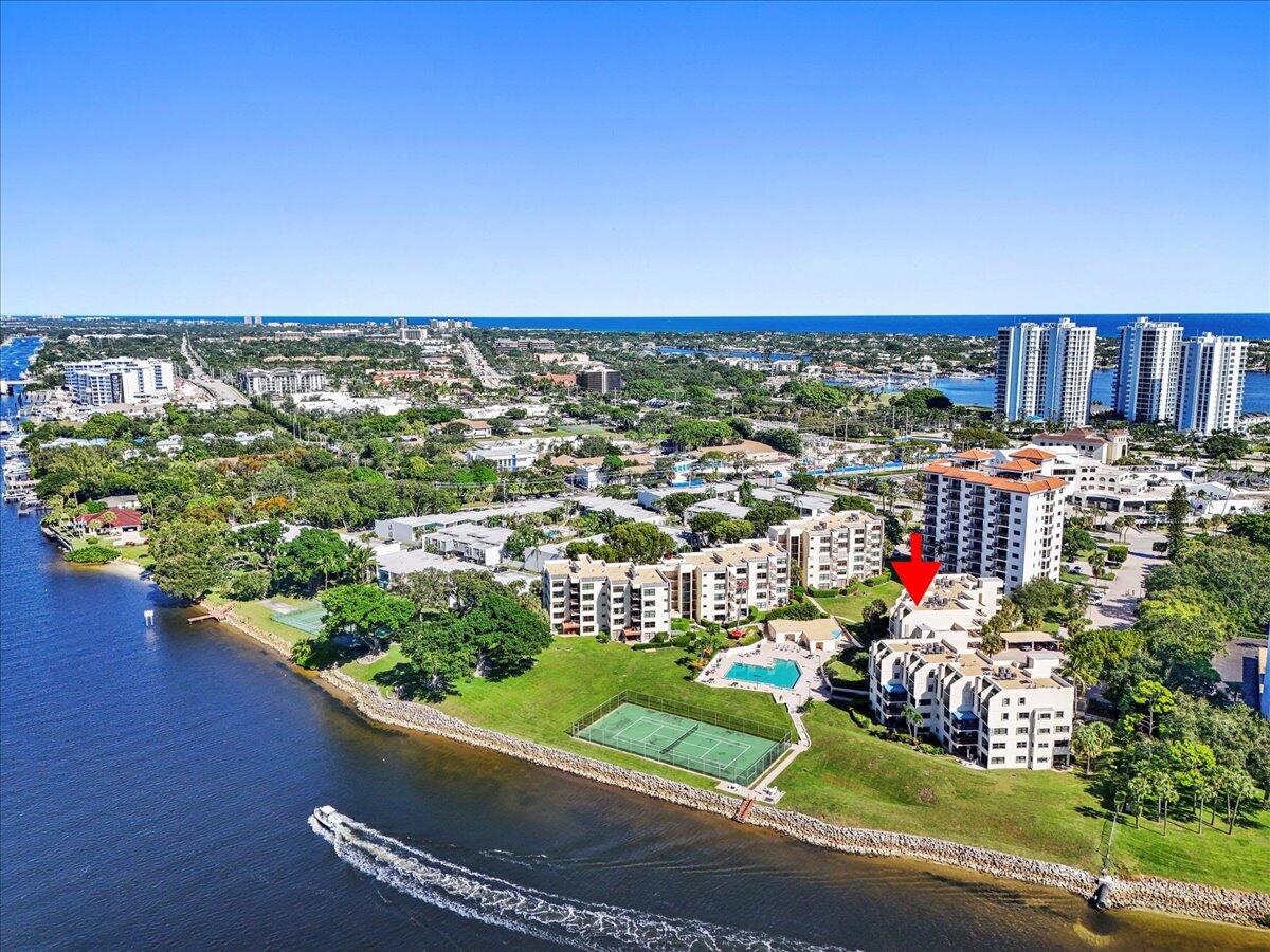 364 Golfview Road, Unit 405 North Palm Beach, FL 33408 - Photo 30 of 33 an aerial view of multiple house