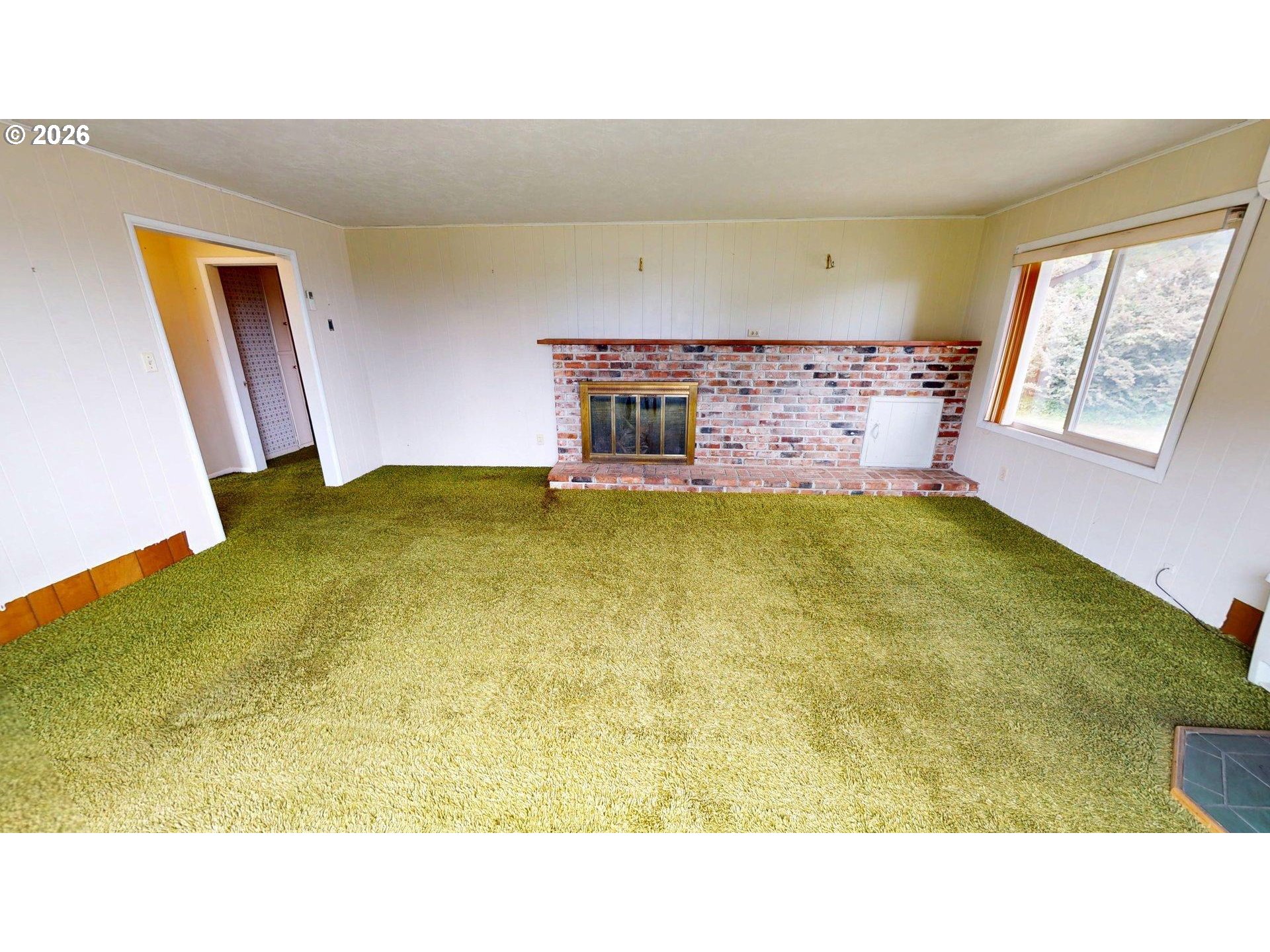 16005 Carson Lane Brookings, OR 97415 - Photo 14 of 36 Living Room