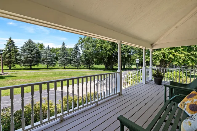 a view of a livingroom and dining room