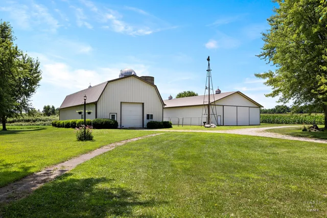 $1,100,000 | 17019 State Line Road, Harvard, IL 60033