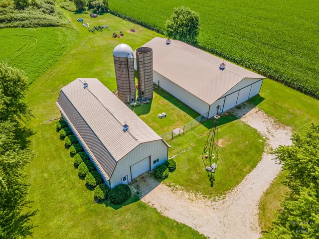 $1,100,000 | 17019 State Line Road, Harvard, IL 60033