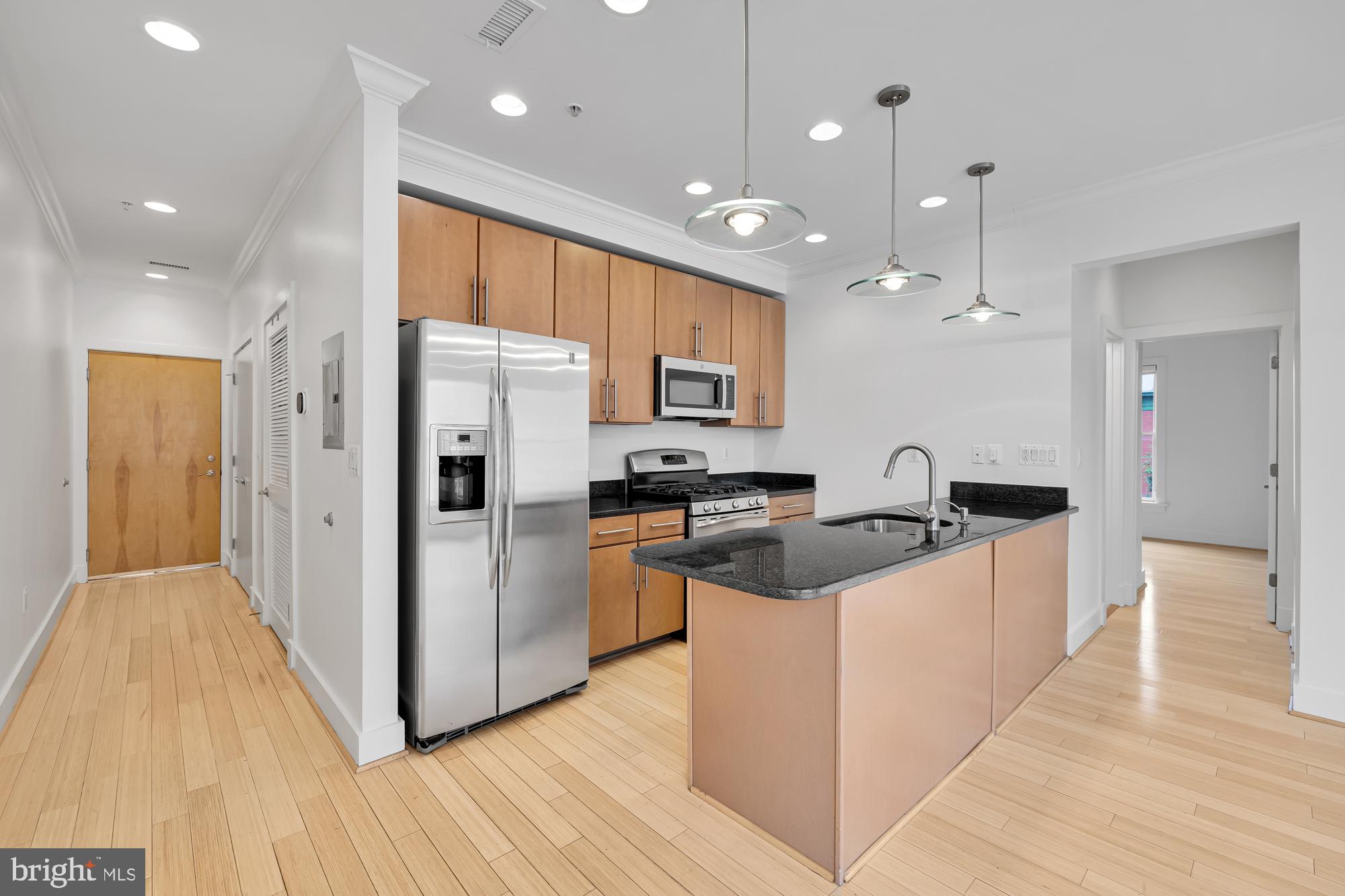 449 R Street Northwest, Unit 201 Washington, DC 20001 - Photo 11 of 28