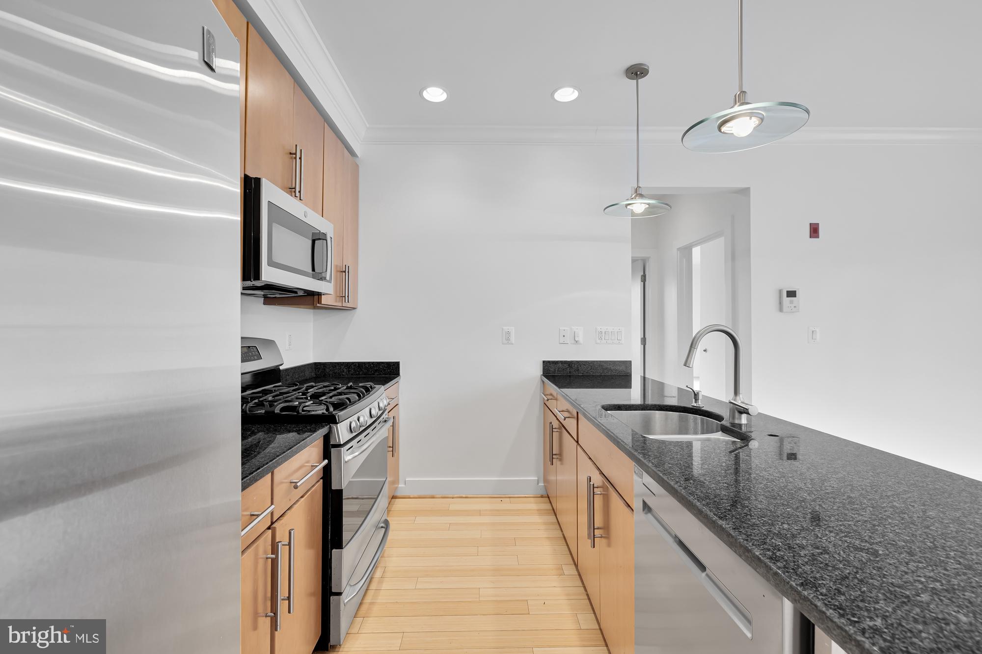 449 R Street Northwest, Unit 201 Washington, DC 20001 - Photo 12 of 28