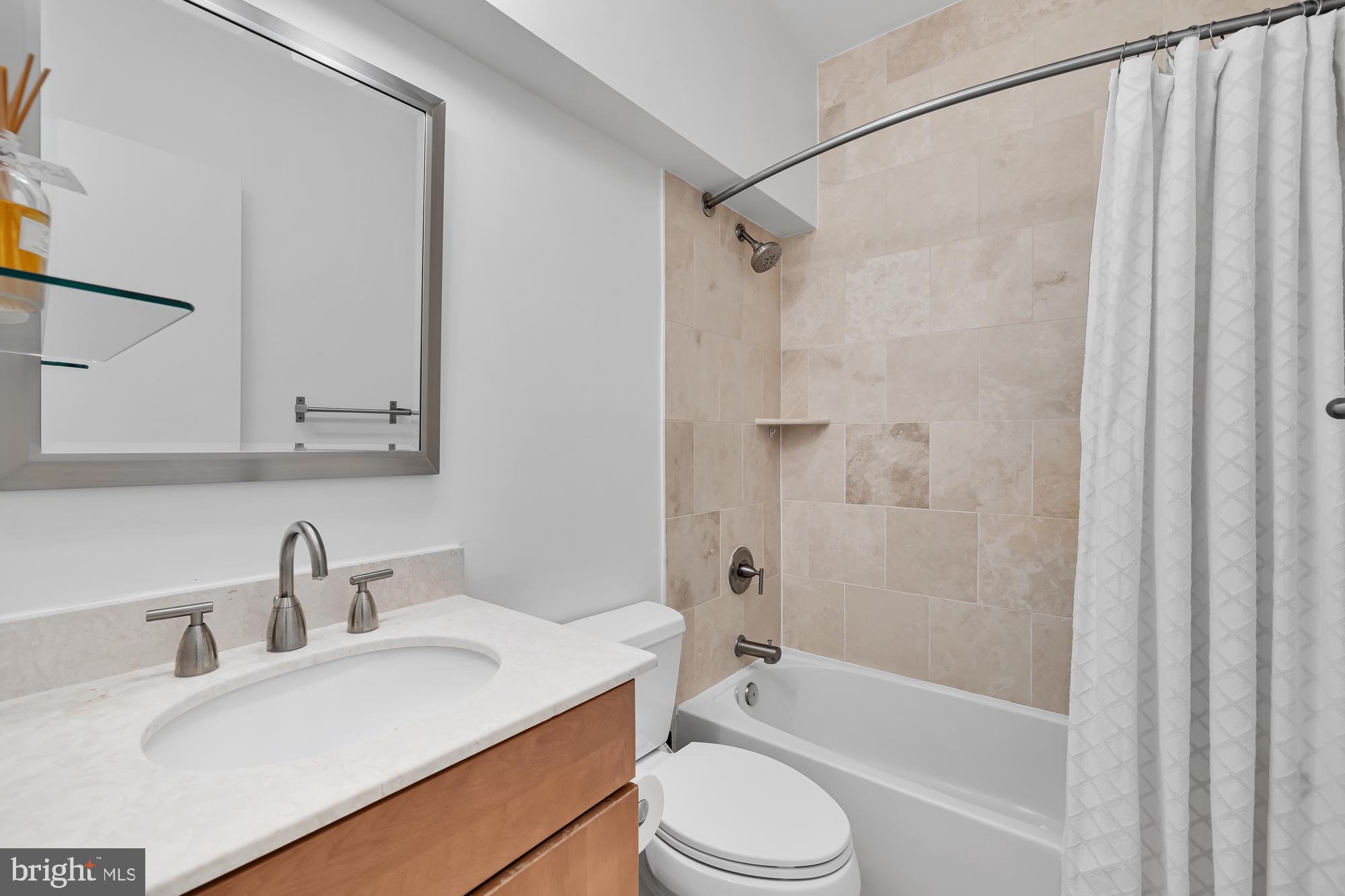 449 R Street Northwest, Unit 201 Washington, DC 20001 - Photo 23 of 28