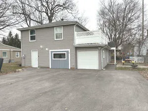 $269,900 | 2604 Fair Oak Lane, McHenry, IL 60051
