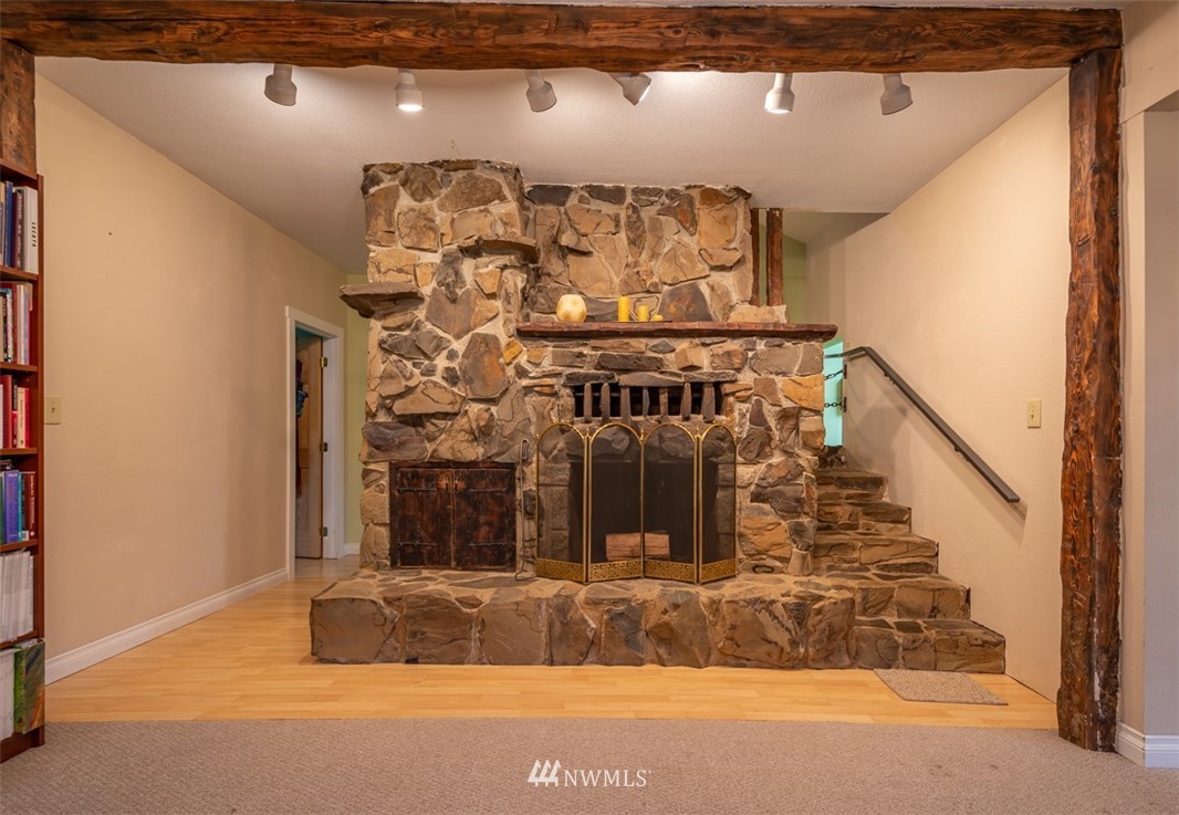 186 Leudinghaus Road Chehalis, WA 98532 - Photo 4 of 25 a view of entryway