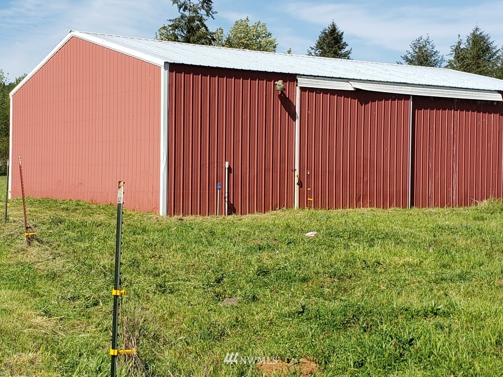 186 Leudinghaus Road Chehalis, WA 98532 - Photo 8 of 25 a view of a backyard