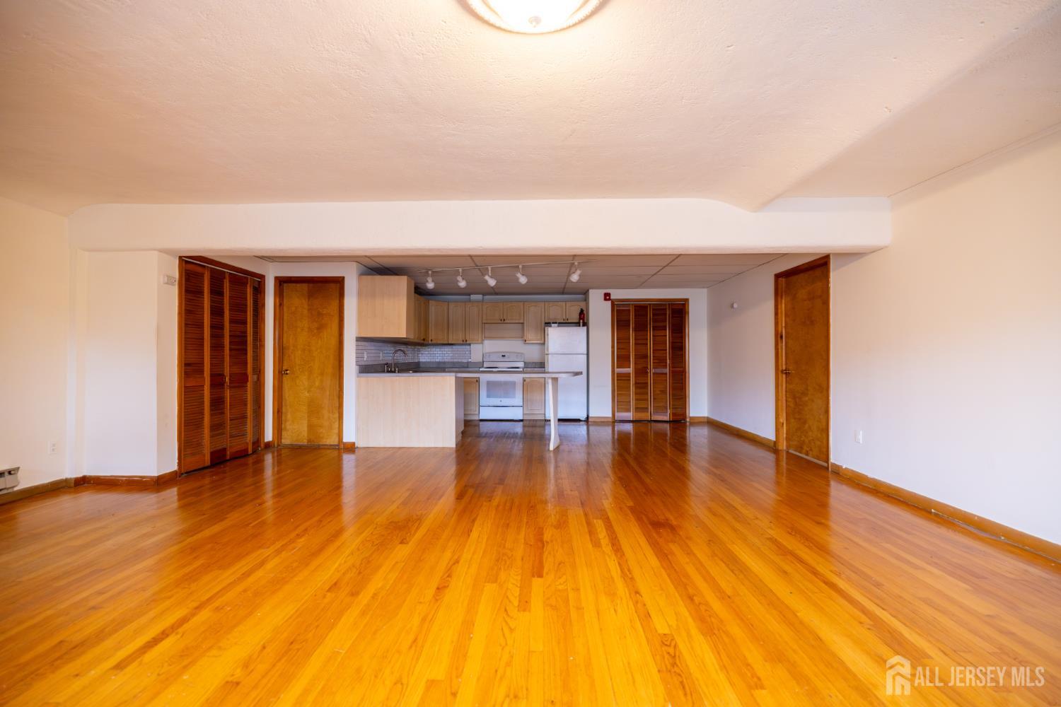 353 Springfield Avenue Summit, NJ 07901 - Photo 5 of 14