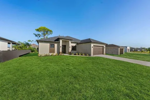 $369,999 | 2809 Southwest Embers Terrace, Cape Coral, FL 33993