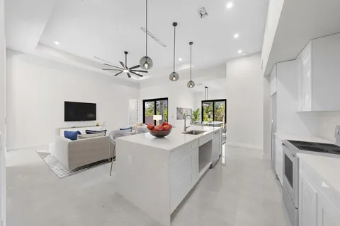 $369,999 | 2809 Southwest Embers Terrace, Cape Coral, FL 33993