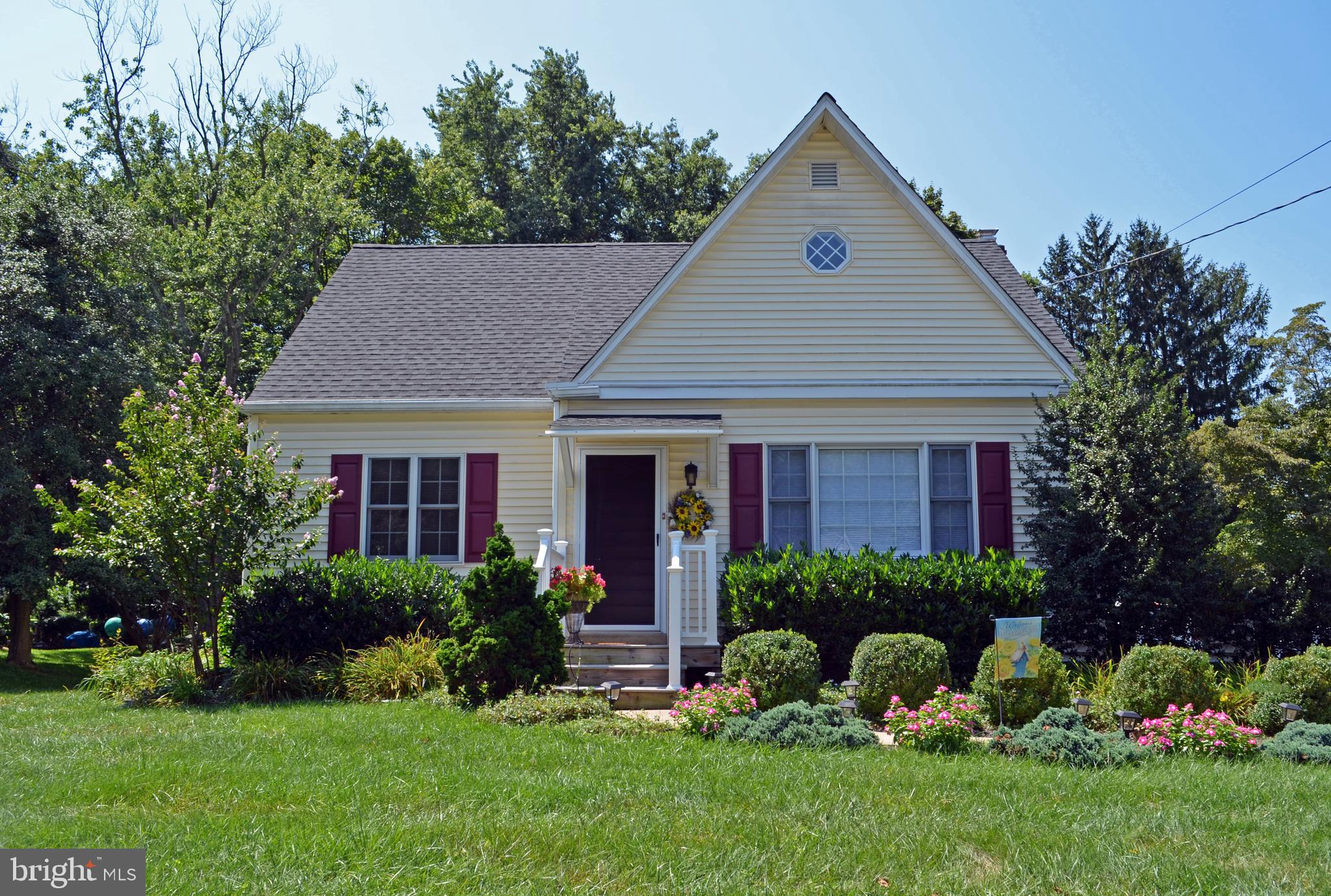 119 Princeton Road Exton, PA 19341 - Photo 28 of 33 View of landscaping in summer