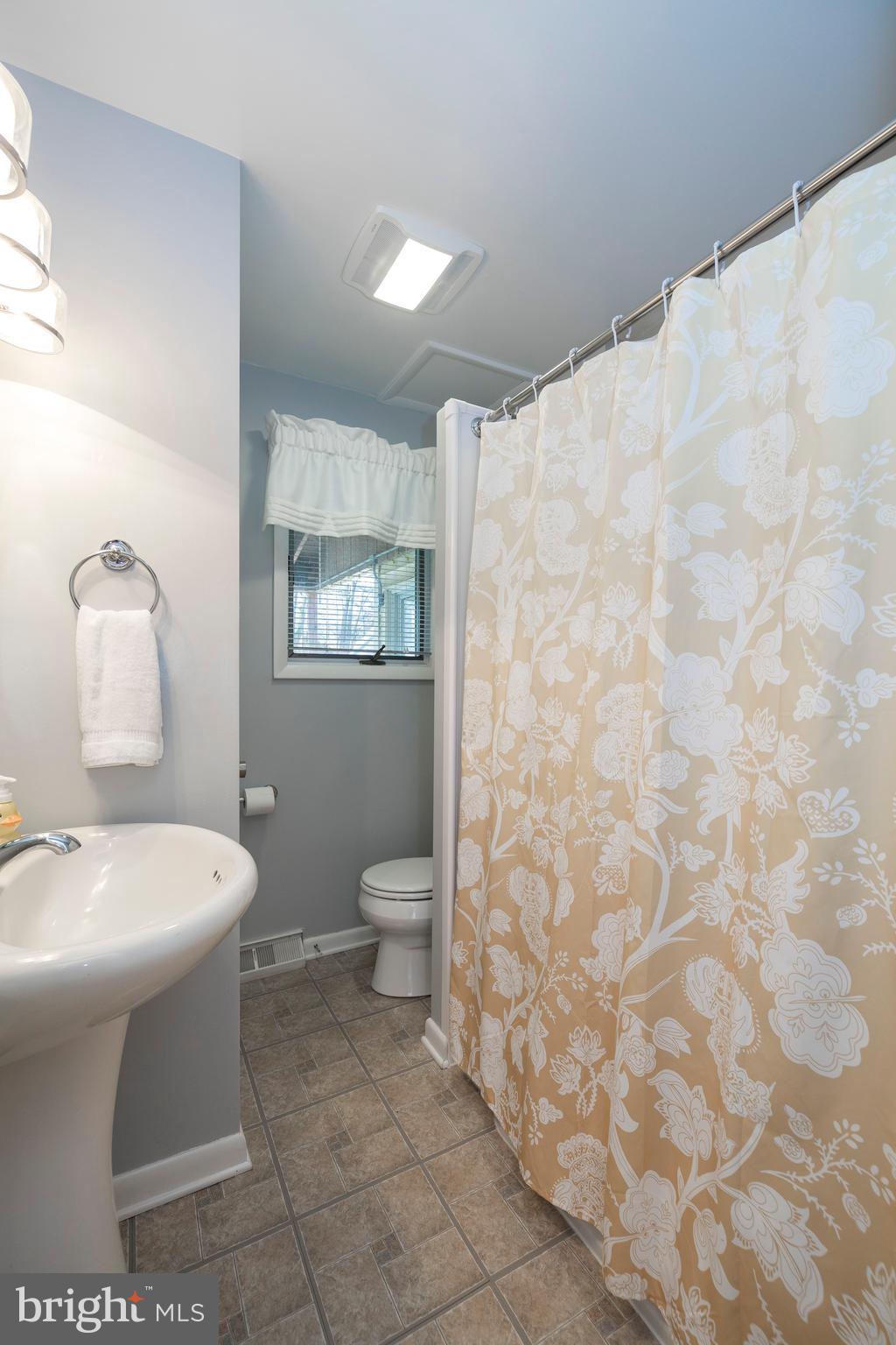 119 Princeton Road Exton, PA 19341 - Photo 10 of 33 Main Level Full Bath