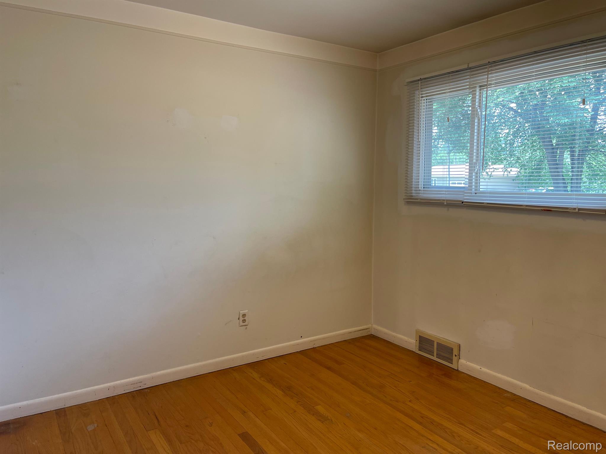 7951 Pardee Road Taylor, MI 48180 - Photo 17 of 34 Gallery Image 17