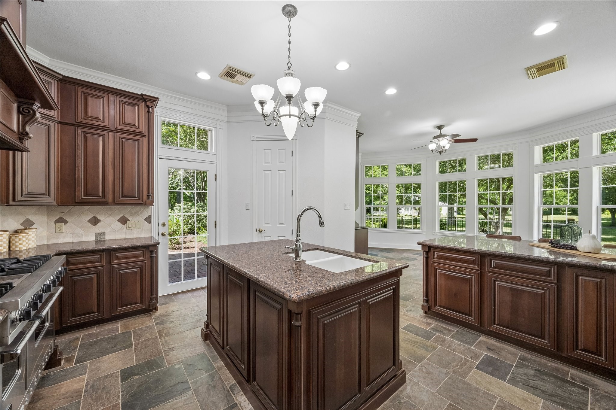 18202 County Road 40 Road Rosharon, TX 77583 - Photo 9 of 43 Gorgeous island kitchen