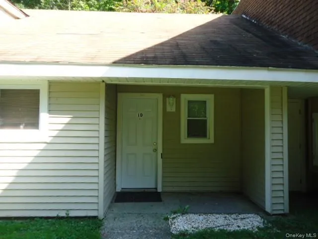 $1,295 | 2 School Street, Unit 1D, Poughkeepsie, NY 12601