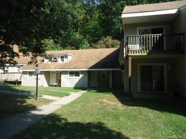 $1,295 | 2 School Street, Unit 1D, Poughkeepsie, NY 12601