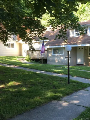 $1,295 | 2 School Street, Unit 1D, Poughkeepsie, NY 12601